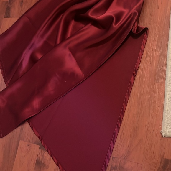 Petal & Pup wine midi dress 🍷 - Picture 5 of 5